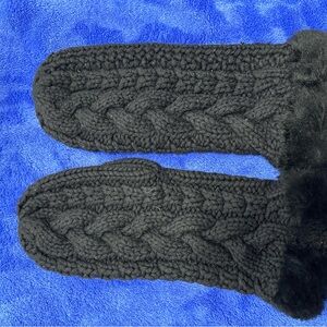 UGG Black Knit Mittens